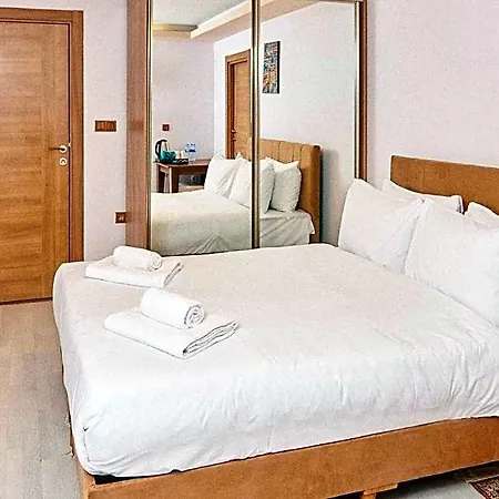 Hotel Nuageux House *