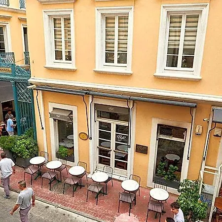 Nuageux House