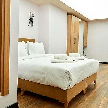 Nuageux House Hotel *