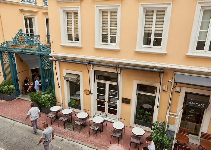 Hotell Nuageux House