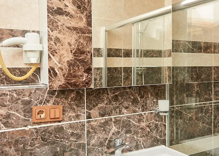 Nuageux House Hotell *